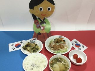 今月の誕生日会のメニューは韓国料理です！