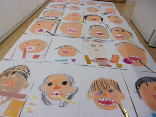 歯の図画・ポスター展に5歳児の絵が掲示されます。