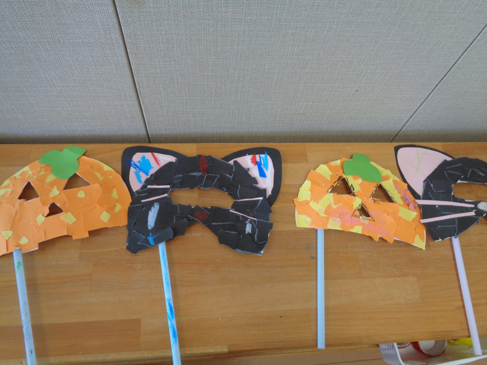 子育て支援親子で遊ぼう♪製作遊び(ハロウィンの仮面を作ろう！)