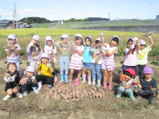 ふじ組　芋ほり遠足に行ってきたよ！