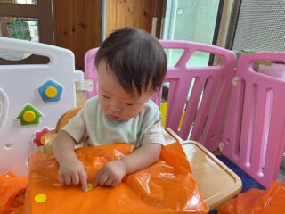 ０歳児　もみじ組の保育の様子