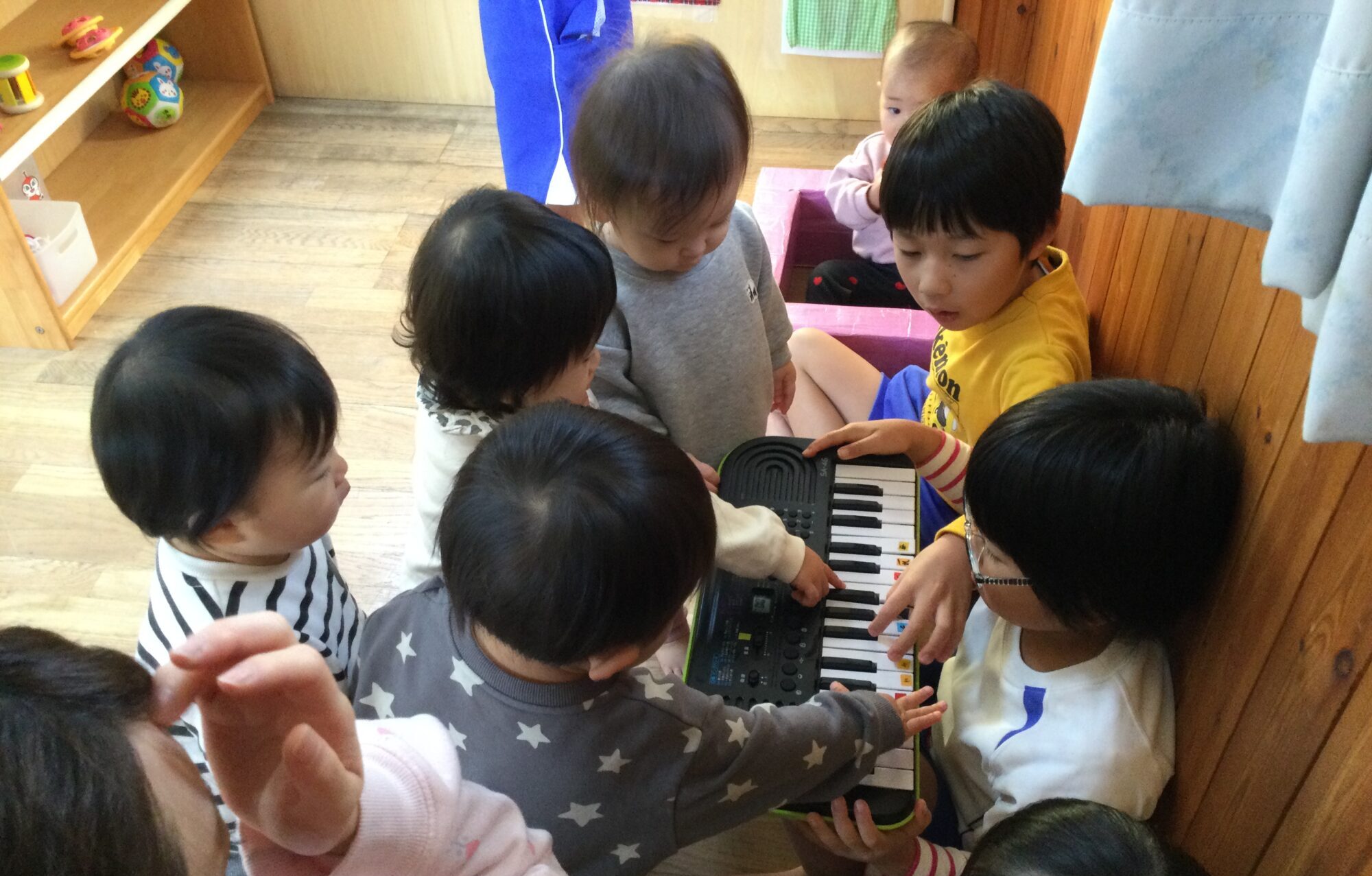 〜 キーボードを一緒に鳴らしてあそんだよ 〜