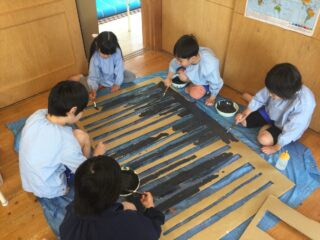 〜 小道具作りをしているよ 〜