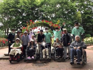 大井戸公園のバラ園散策🌼