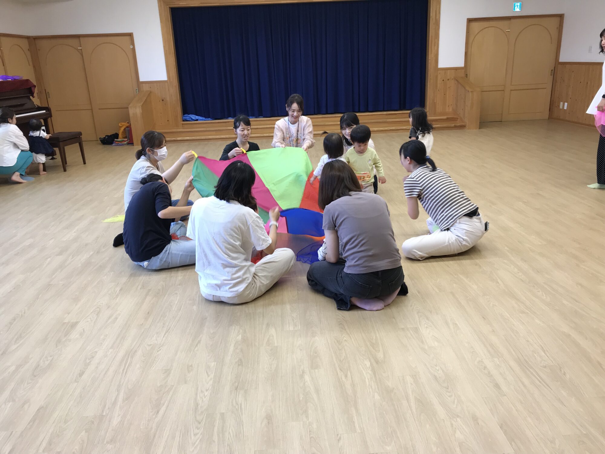 〜 子育て広場 『リトミック』の様子 〜