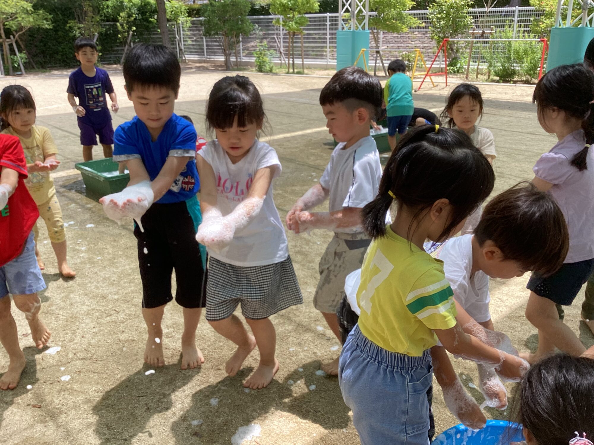 ふじ組 泡あそびをしたよ