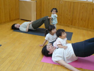 支援センター虹🌈親子教室ルンルン（０歳児コース）「親子ピラティス🍀」