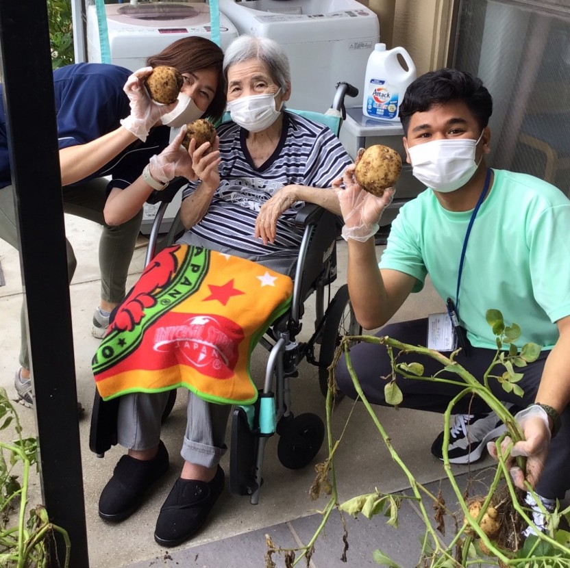 箱庭でジャガイモ掘りを😊😊