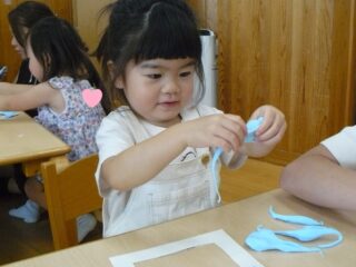支援センター虹🌈親子なかよし講座ピカピカ フォトスタンドを作ってみよう🎵