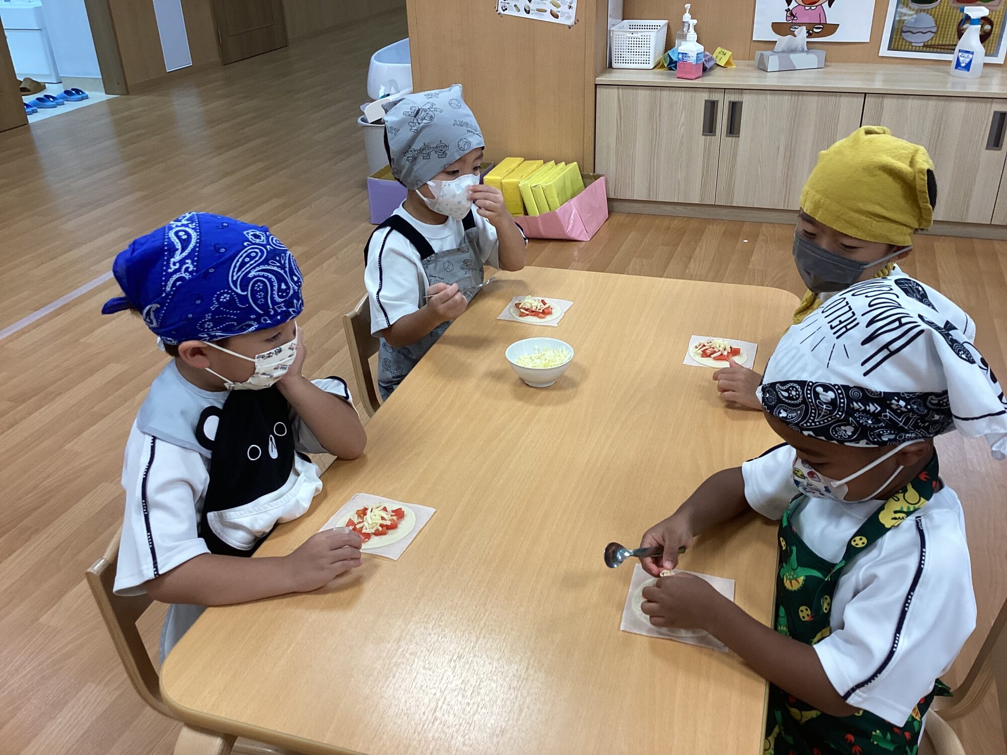 すみれ組 トマトピザを作ったよ!